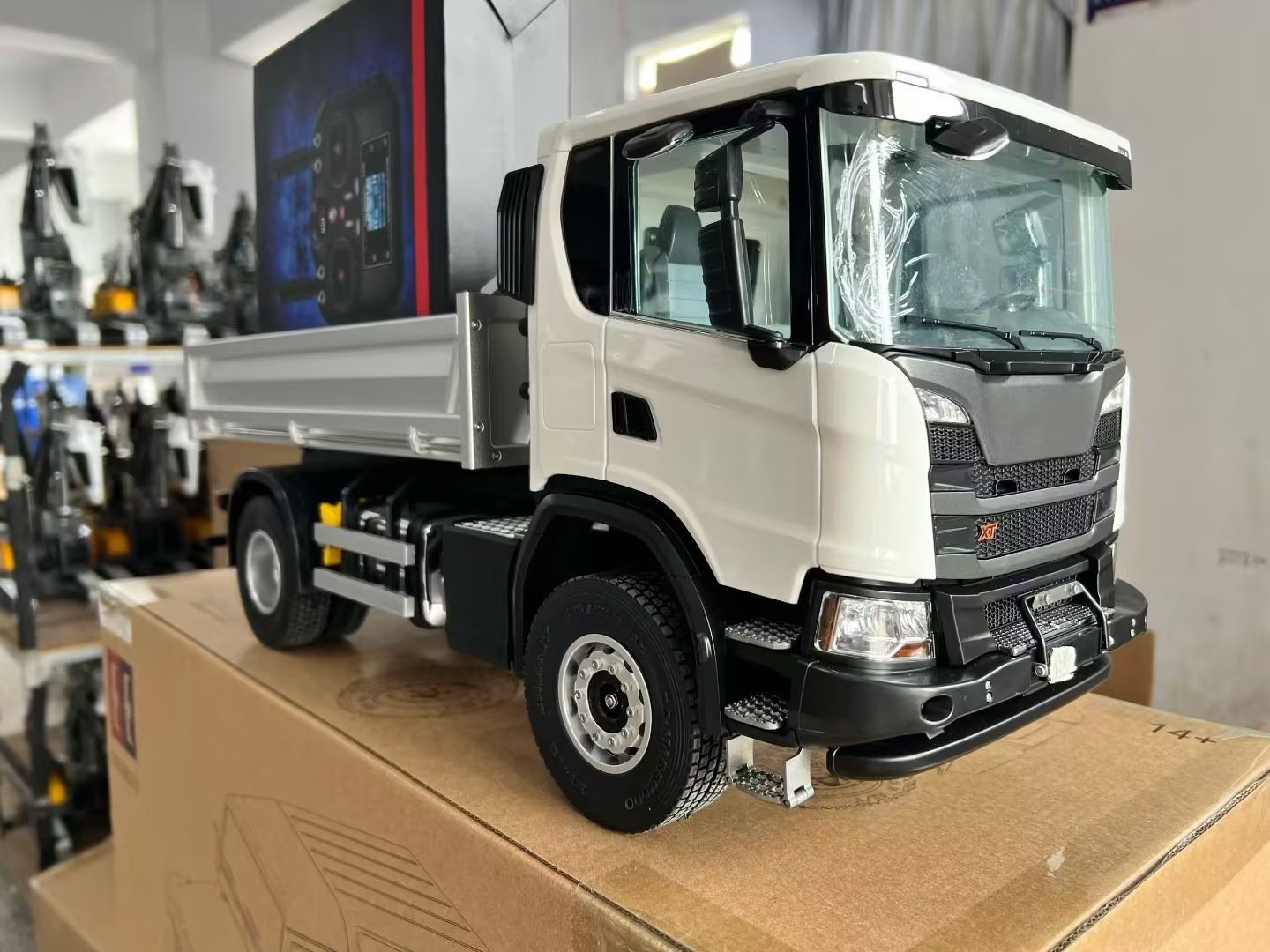 Camion benne télécommandé 4x4  - Rc Hobby Dump Truck avis et prix